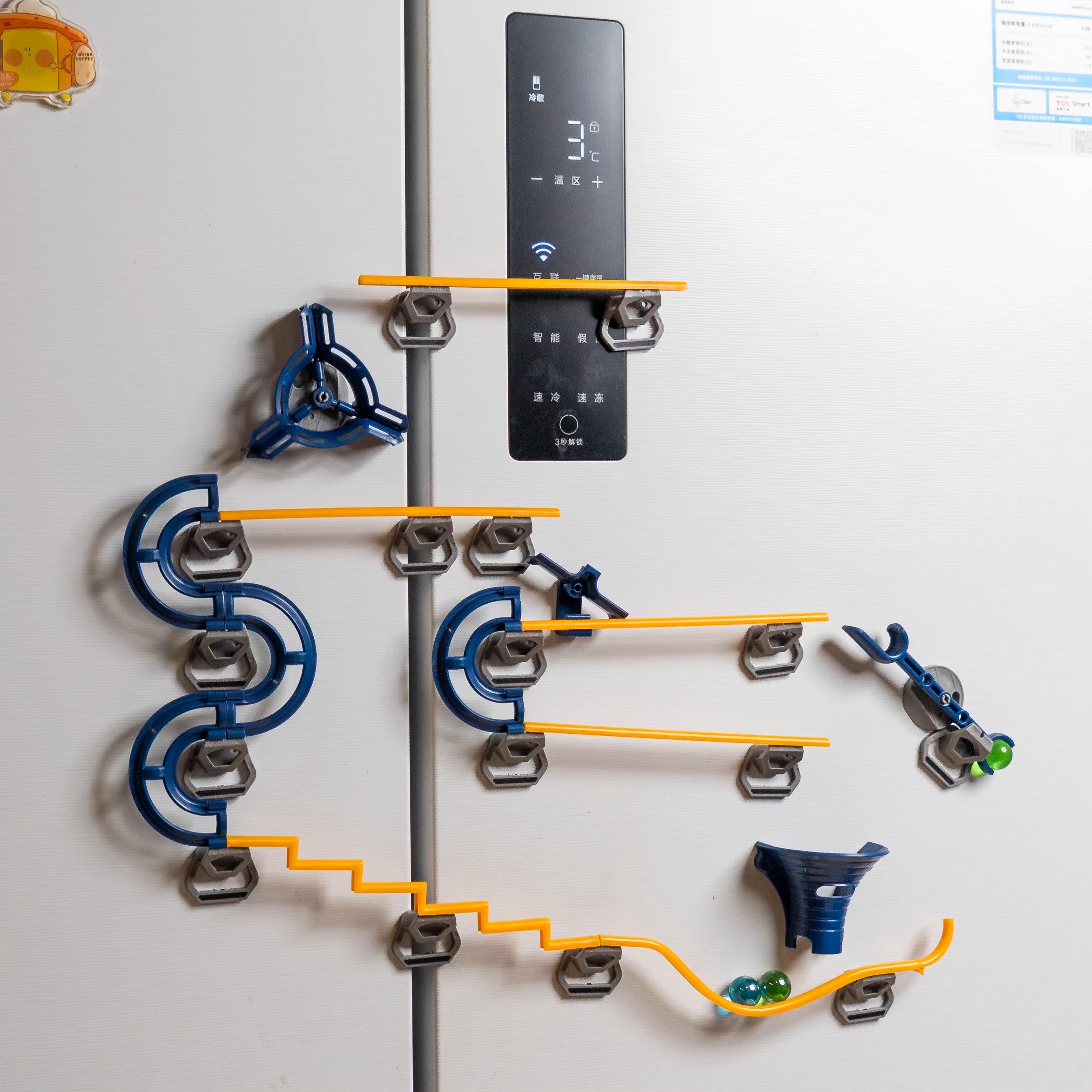 Magnetic Kinetic Desk Machine - Turn any metal surface into stress relief.